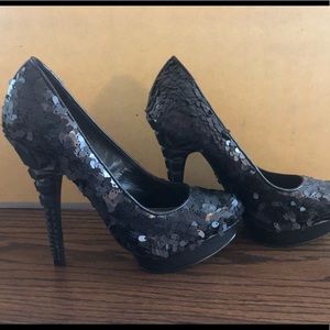 Rachel Roy “Keenan” platform black heels 🖤